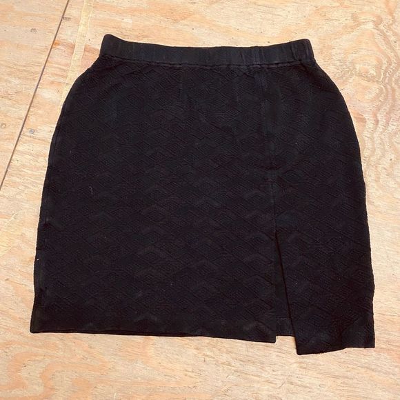 St. John Black Textured Knit Mini Skirt Stretch Size 4 - Picture 9 of 14